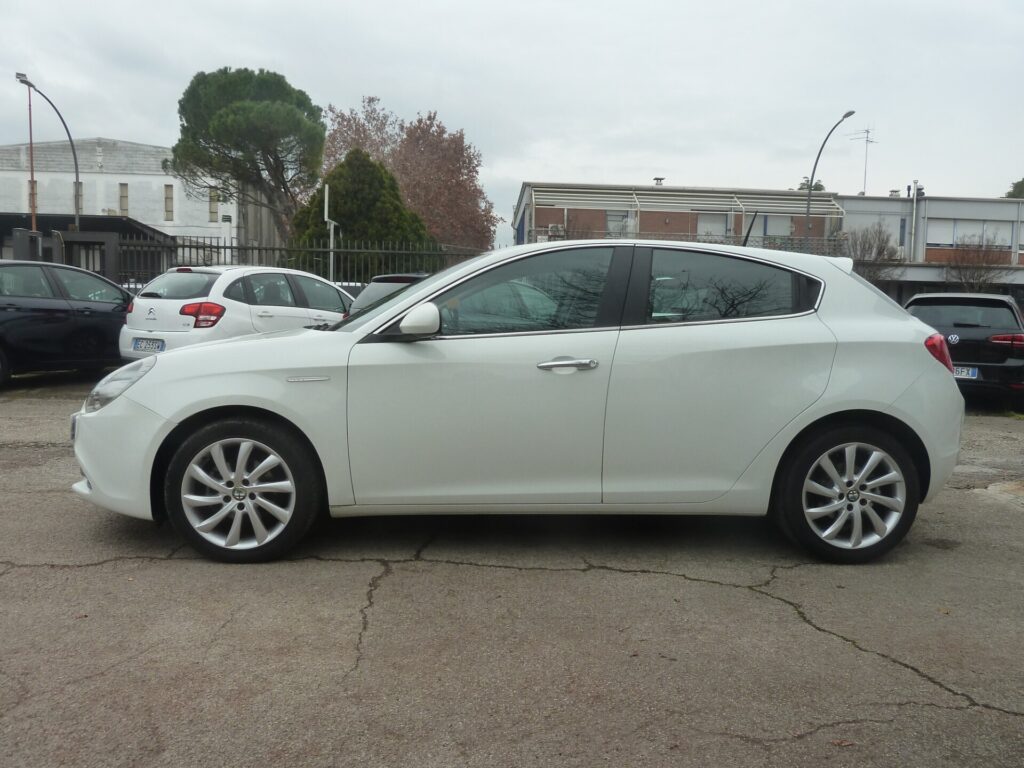 Alfa Romeo Giulietta 1.6 JTDm-2  105 CV Distinctive